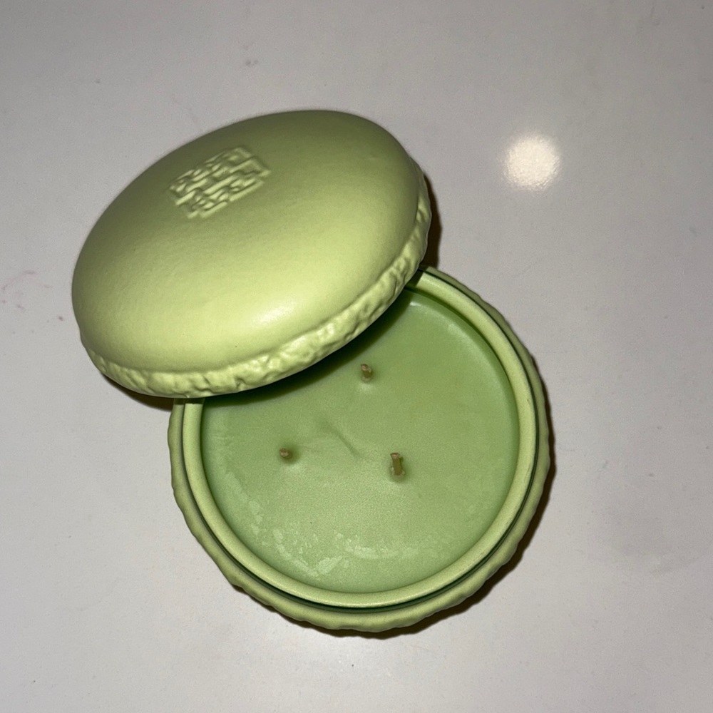 Homeworx Green Macaron Shaped Candle